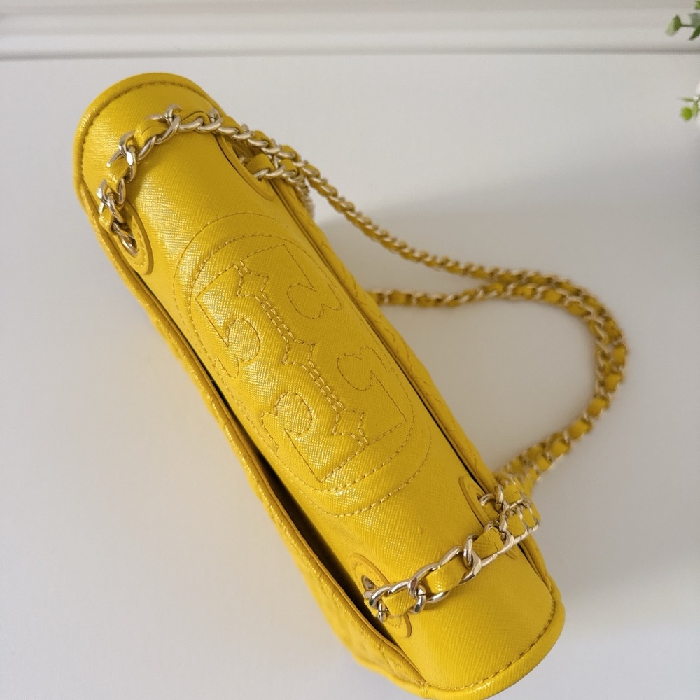 Tory Burch Fleming Small Shoulder Bag Yellow - Picture 4 of 9